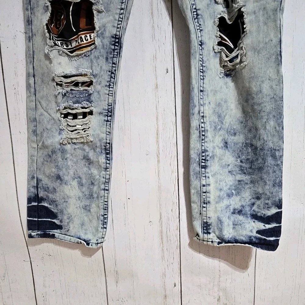 Switch Remarkable 44x32 Destroyed Patched Painted Stretch‎ Jeans